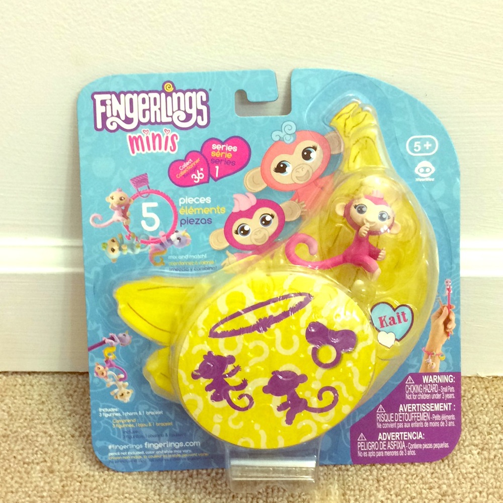 Fingerlings minis | charm bracelet and figurines
